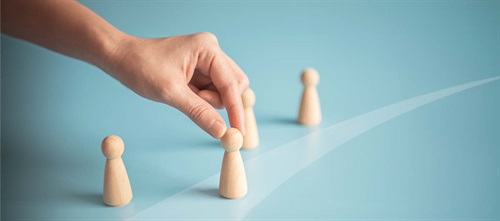 Put Them on the Right Path Diana Weaver, chief operating officer of Shimmin Consulting, explains how practice owners should update their hiring and onboarding protocols to help find and keep great employees in a competitive job market. 