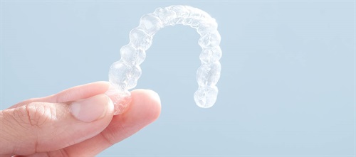 Managing Missing U2s With Clear Aligners Dr. Jonathan Nicozisis discusses the “ain’t my problem” technique he has used to address missing upper 2s while treating patients with clear aligners.