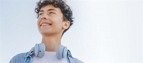 Custom Braces: Reflections From an Early Adopter Dr. David Richter, who has started more than a thousand cases in custom digital braces, shares his reflections about the top three assumptions made about indirect bonding treatments and the realities behind these assumptions.