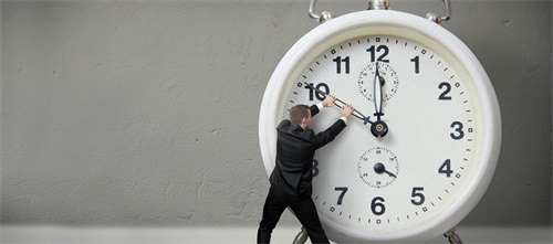 Resetting the Clock Practice management consultants Ken and Ryan Alexander share their 10 major keys to doctor time scheduling to help revamp overloaded schedules and systems.
